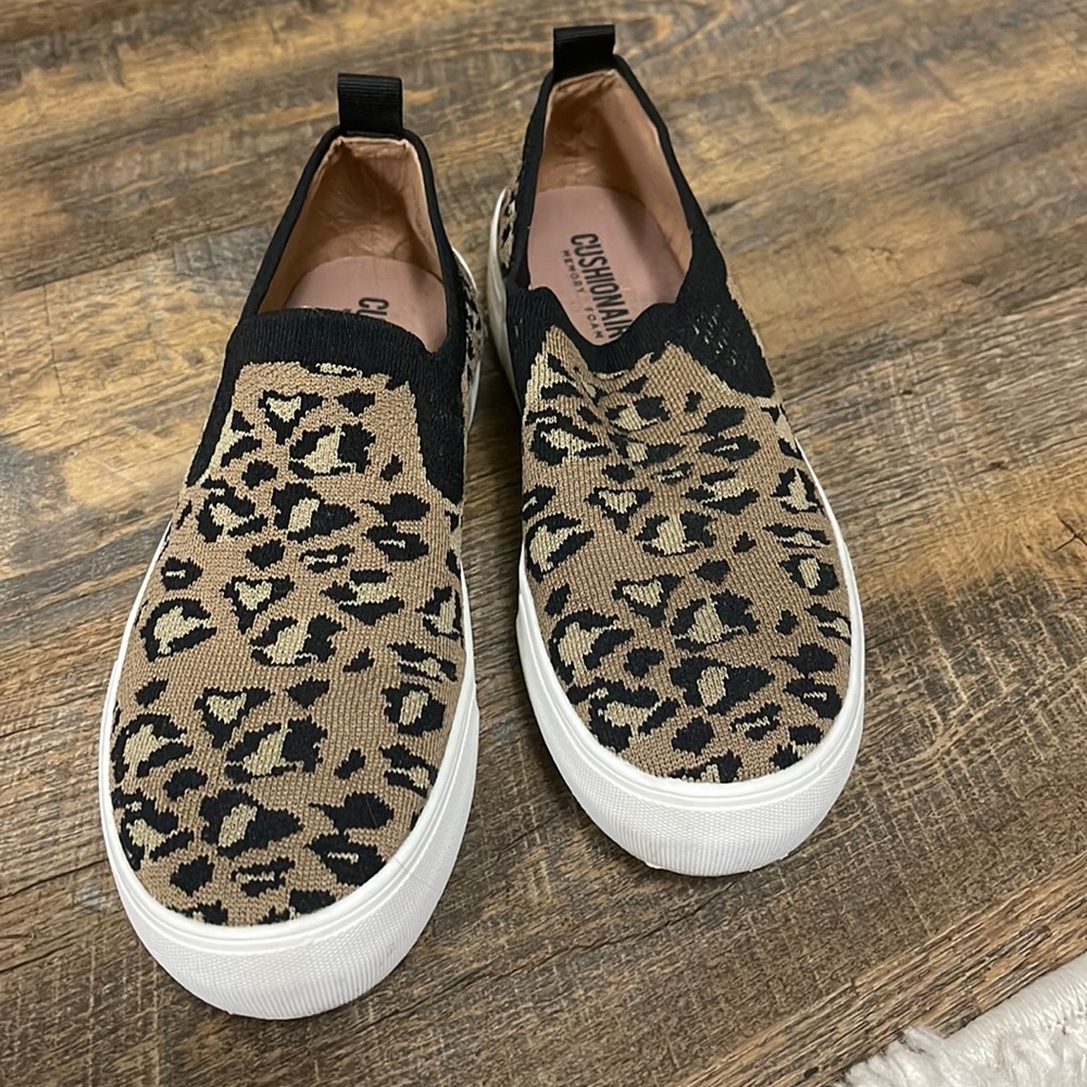 Cushionaire Memory Foam Shoes